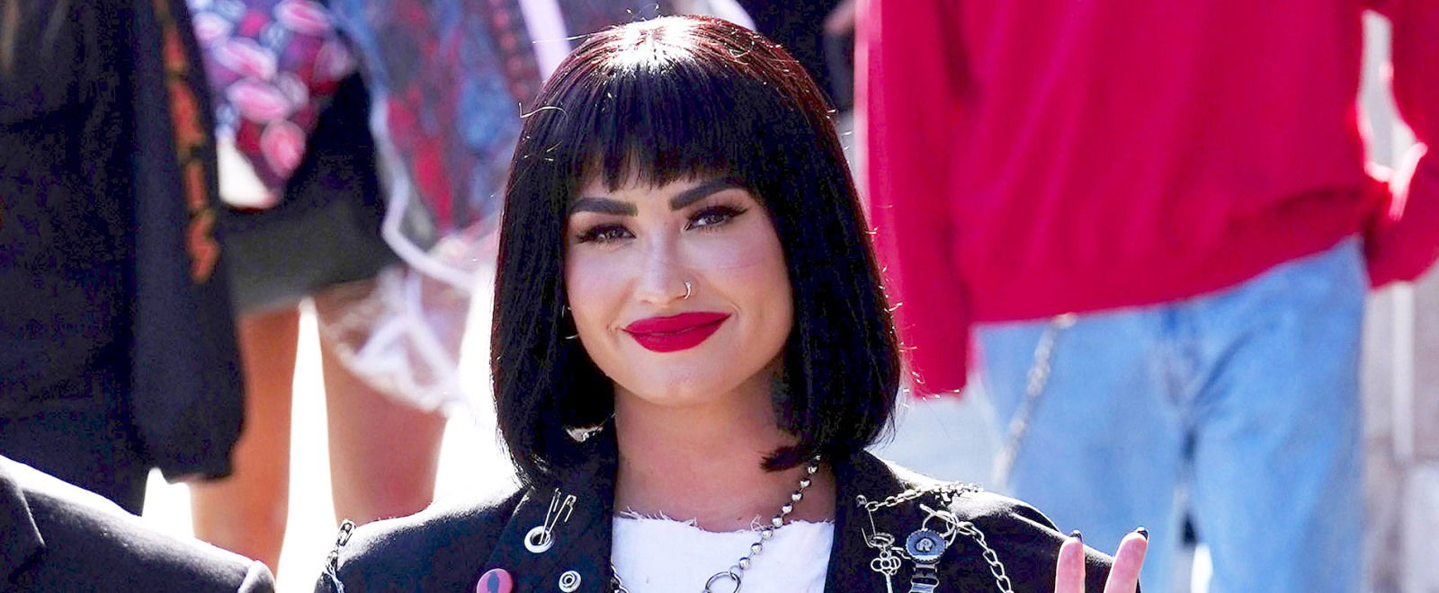 why-is-demi-lovato-using-she-her-pronouns-once-again-click-here-to