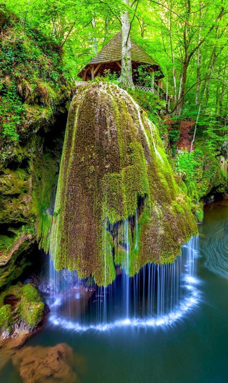 Izvorul Bigar - waterfall