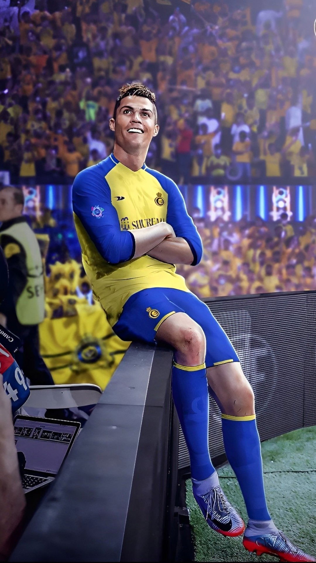 Cristiano ronaldo smile Wallpapers Download | MobCup