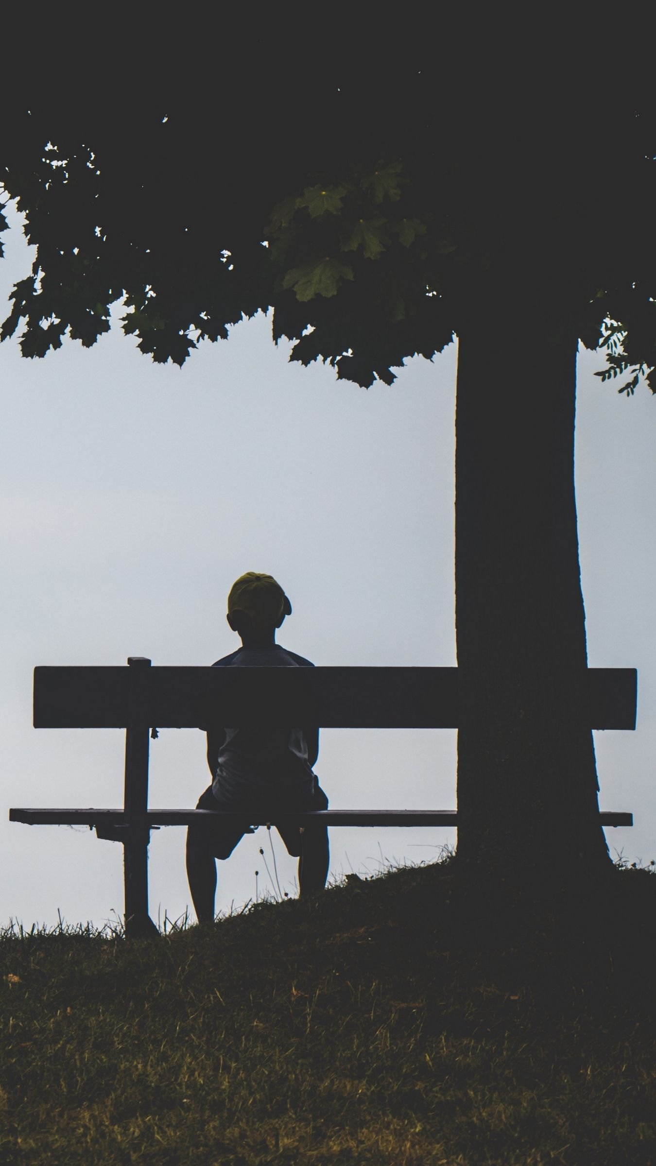 Sad boy sitting alone Wallpapers Download | MobCup
