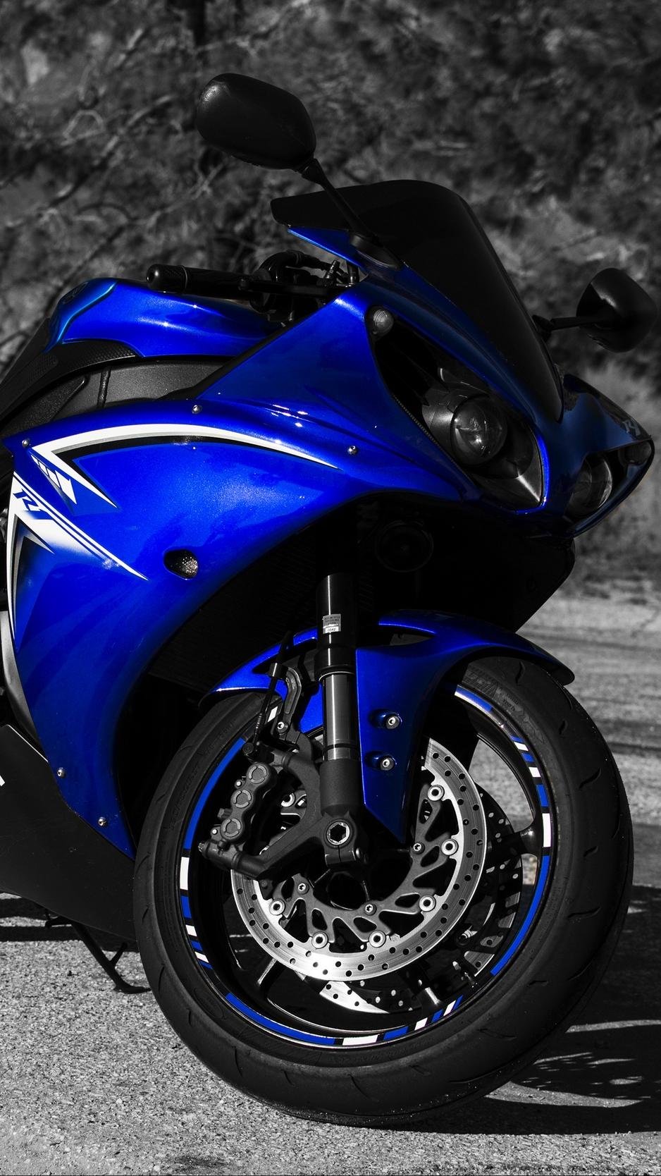 Blue Yamaha Bike