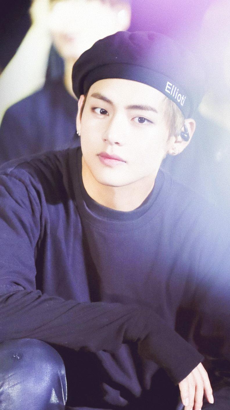 Bts Kim Taehyung Aesthetic Wallpaper Download | MobCup