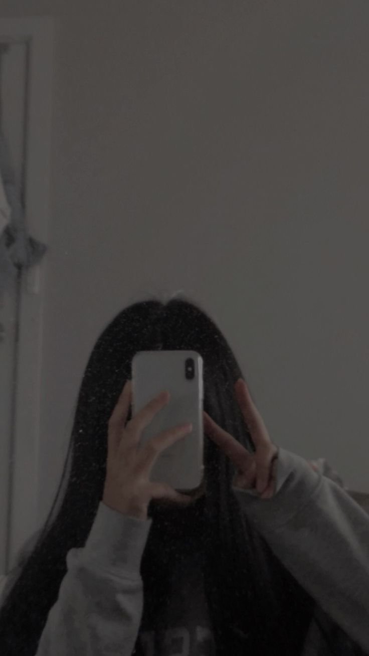 black girl mirror selfie