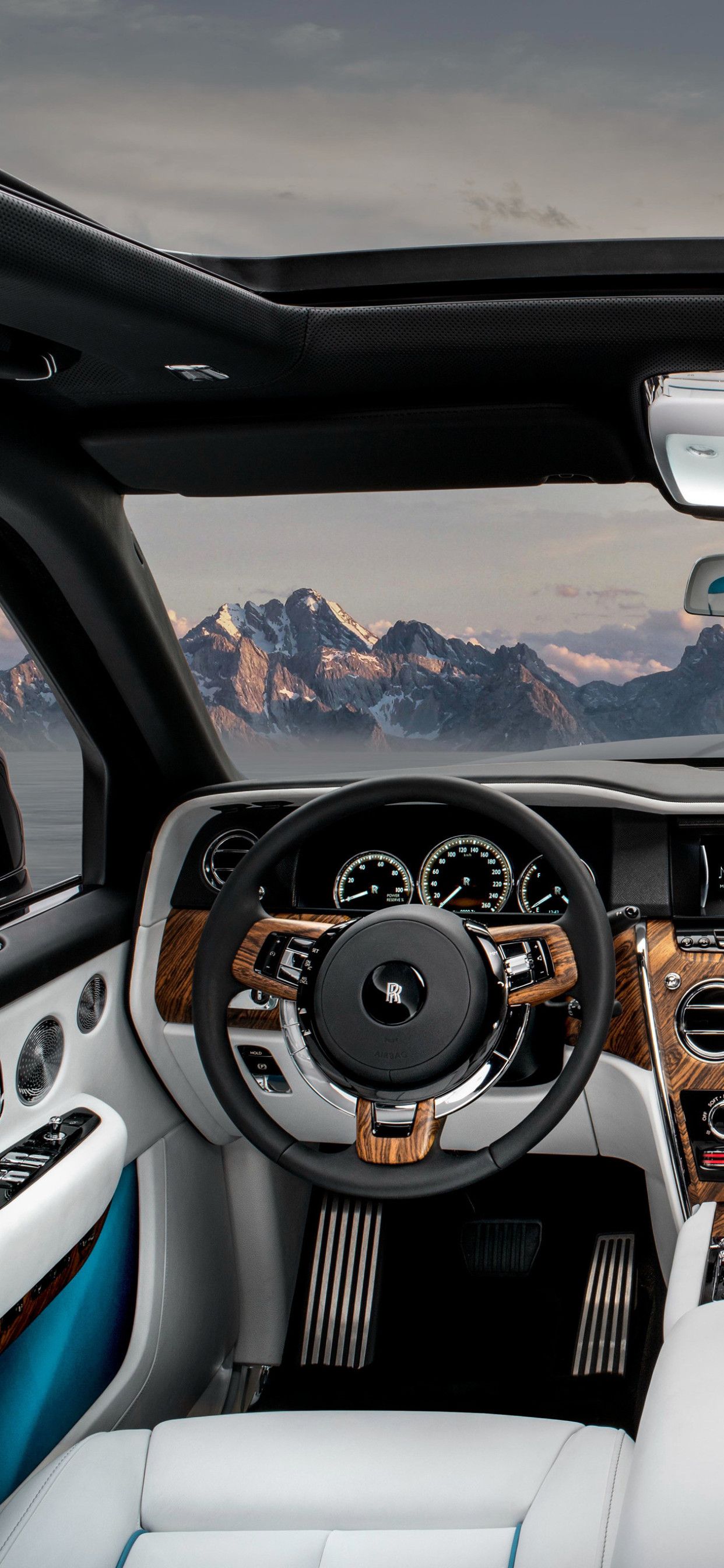 Rolls royce cullinan interior