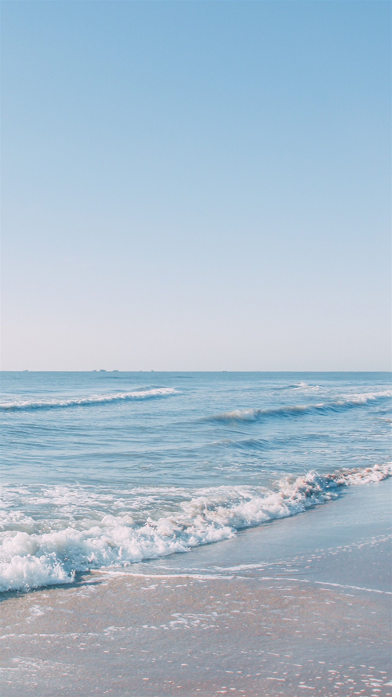 50 Gorgeous Beach Wallpaper iPhone Aesthetics That Are Free