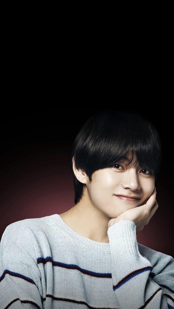 Bts Kim Taehyung Cute Wallpaper Download | MobCup